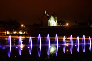 Miroir d'eau la nuit à Nantes Studio LPG
