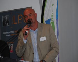 David Richard devant l'assemblée d'Initiative Nantes