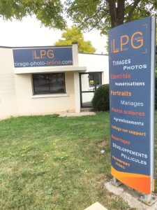 un nouveau totem très graphique pour le Studio LPG